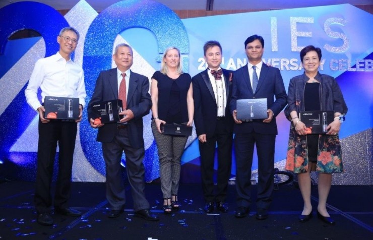 IES 20周年慶典